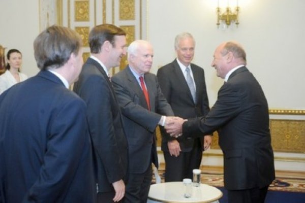 Băsescu s-a întâlnit cu senatorii americani McCain, Johnson şi Murphy